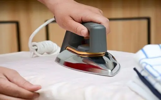 Cách sử dụng bàn là khô hiệu quả