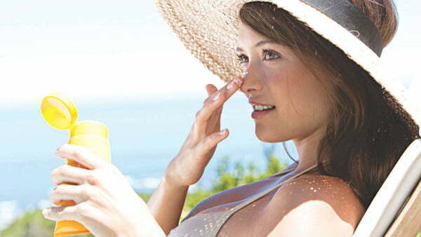 Kem chống nắng vật lý giúp bảo vệ da tốt hơn