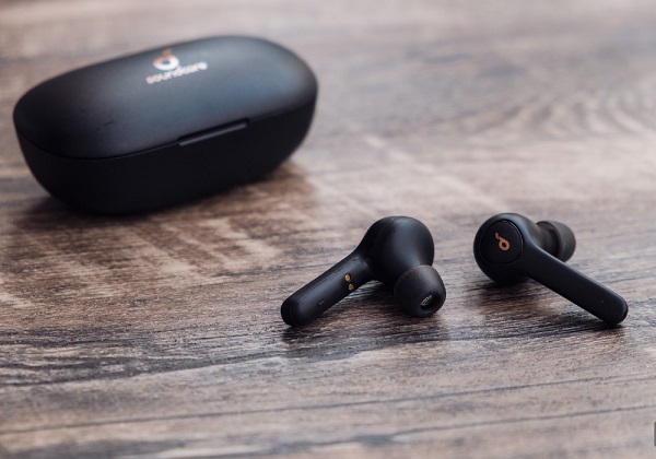 Nên mua tai nghe Bluetooth hãng nào tốt nhất?