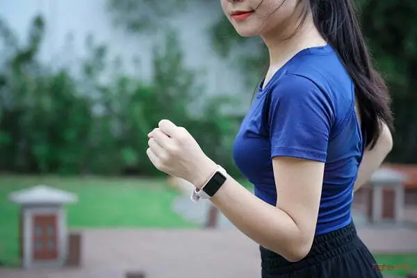 Vòng tay thông minh HUAWEI Band 6 kiểu dáng sang trọng