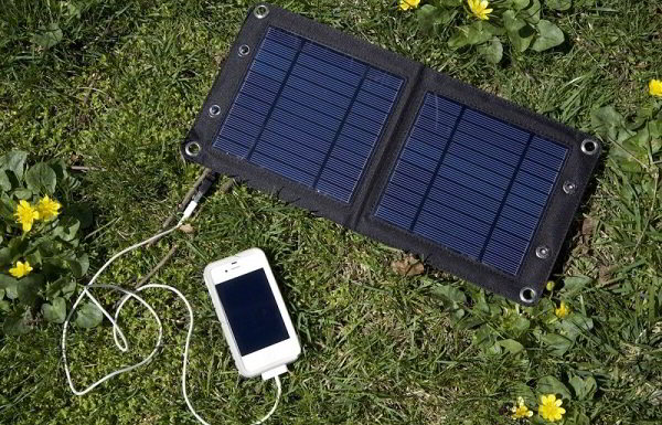 Pin sạc dự phòng năng lượng mặt trời là gì