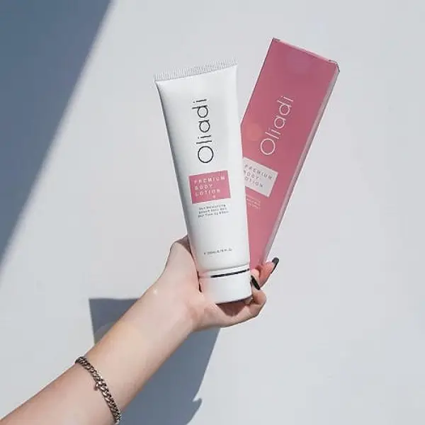 Sữa dưỡng thể làm trắng da Oliadi