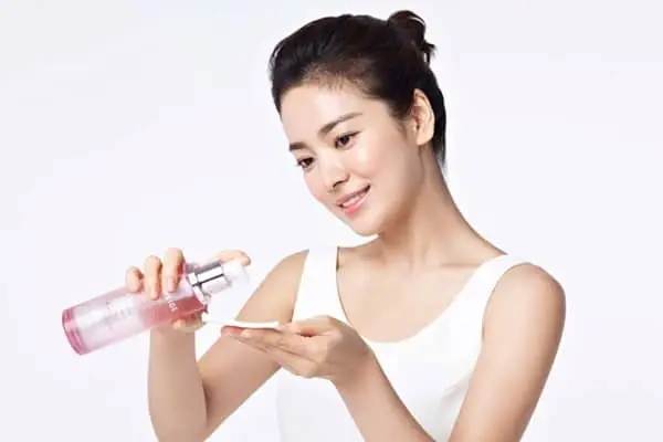 Nước hoa hồng cho da dầu mụn tốt nhất