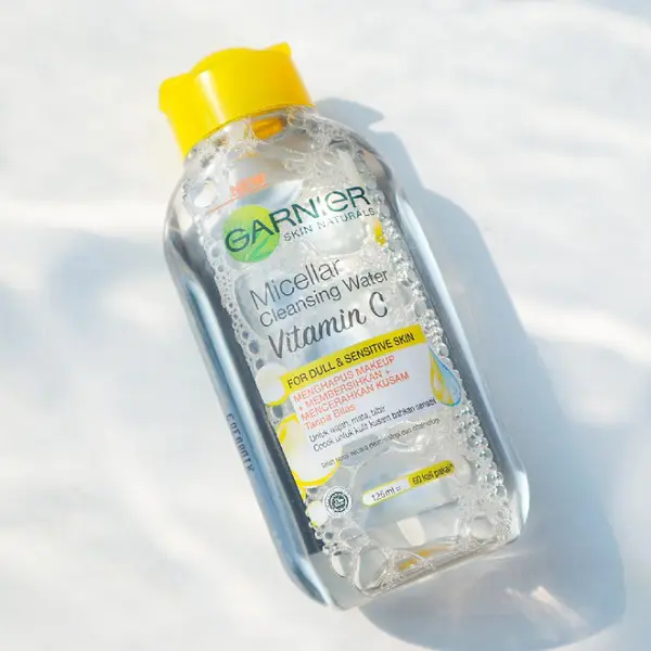 Nước tẩy trang Garnier Micellar Water Vitamin C