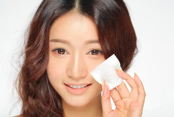 Nước tẩy trang giúp da thường sạch hơn