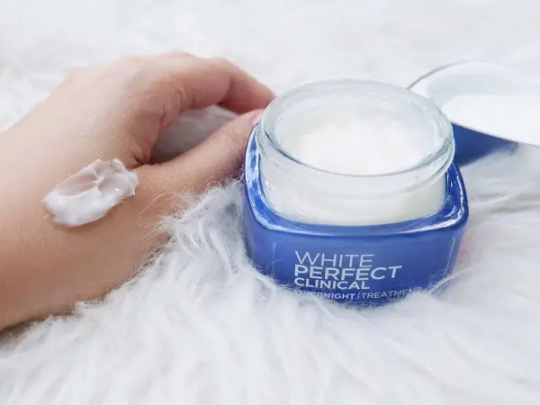 Kem dưỡng da mặt ban đêm L'oreal Paris Aura Perfect