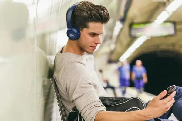 Mua tai nghe bluetooth pin trâu loại nào tốt