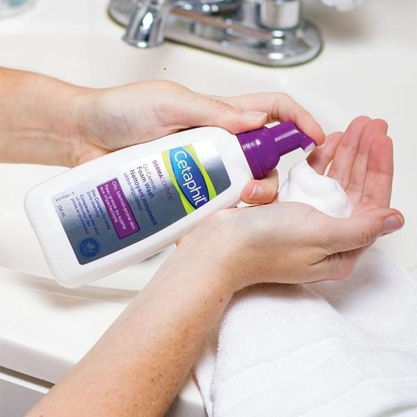 Sữa rửa mặt cho da dầu Cetaphil PRO Oily Skin Derma Control Oil Removing Foam Wash (237ml)