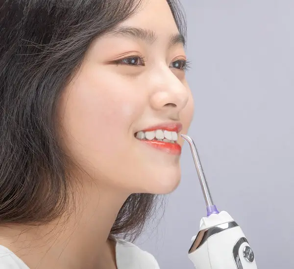 Có nên dùng máy tăm nước không