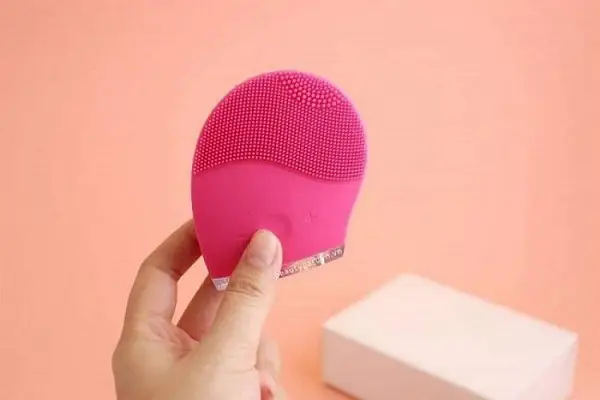 Máy rửa mặt Halio hiệu quả cho da sạch bụi bẩn