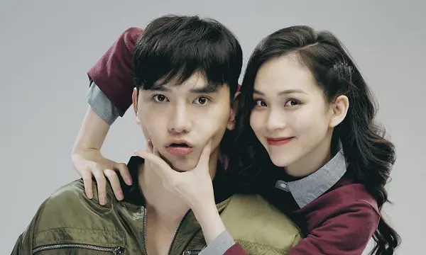 Review phim qua bển làm chi
