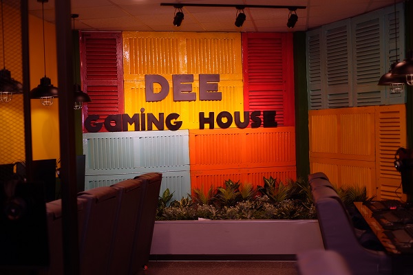 Dee gaming House
